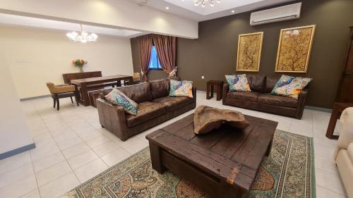 Ein Sitzbereich in der Unterkunft Unique Furnished Holiday Villa Bahrain