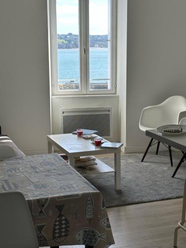 Χώρος καθιστικού στο Appartement Design III - Port du Rosmeur - Parking Privé - Douarnenez