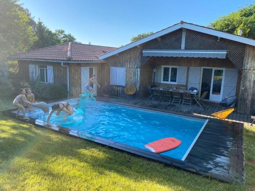 Maison cabane proche océan/bassin !!!