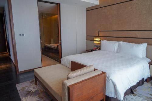HUALUXE Hotels & Resorts Nanchang High-Tech Zone, an IHG Hotel