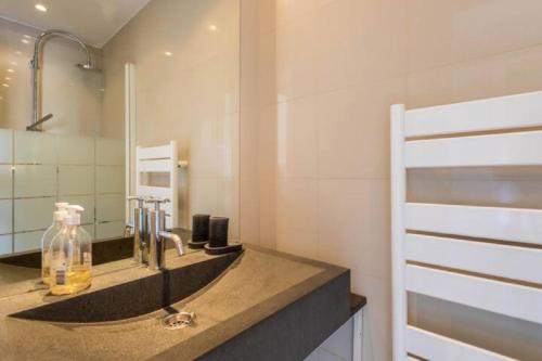 Centrally located flat with sea view terrasse
