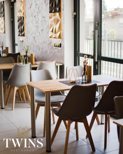 En restaurant eller et andet spisested på ZatoRest 43 by Housine