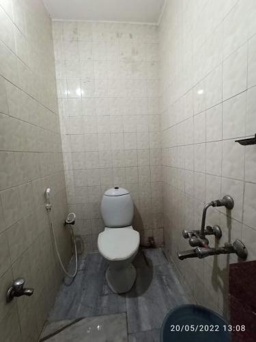 Ένα μπάνιο στο Grand tower Chennai
