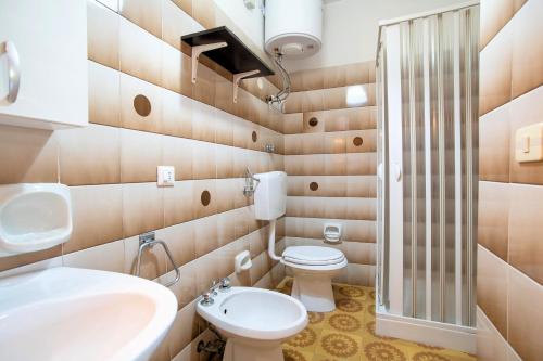Kúpeľňa v ubytovaní Testa di Monaco - Basic Beach Accommodations