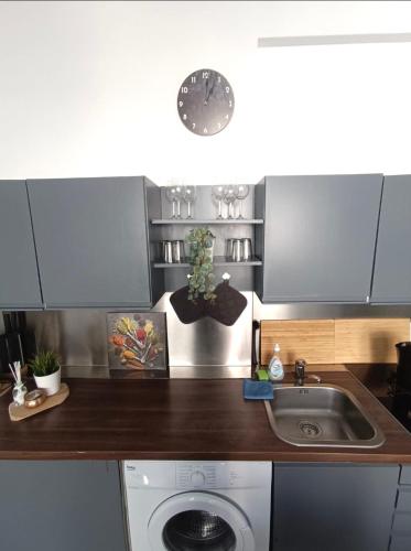 Η κουζίνα ή μικρή κουζίνα στο Koro Boardingapartments in Augsburg Göggingen