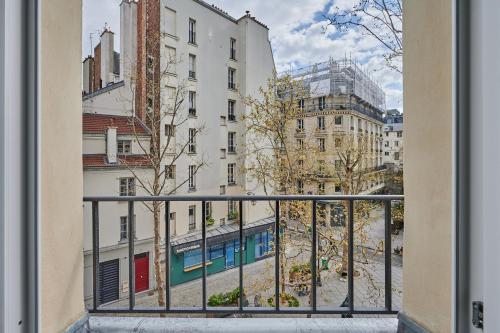 Residence Center of Paris by Studio prestige