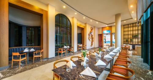 En restaurant eller et andet spisested på Rixos Park Belek - The Land Of Legends Access