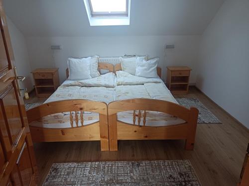 Katil atau katil-katil dalam bilik di Nárcisz B&B
