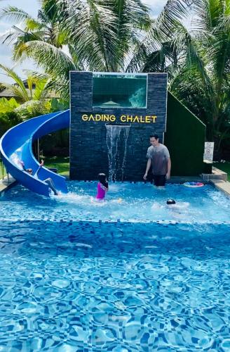 Piscina en o cerca de Gading Chalet