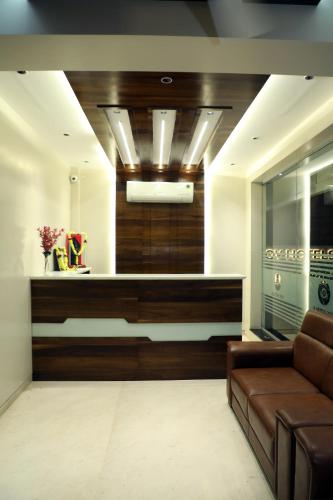 Posezení v ubytování VOV Hotels Vijayapura