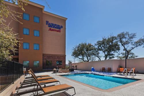Fairfield Inn and Suites by Marriott Austin Northwest/Research Blvd Image