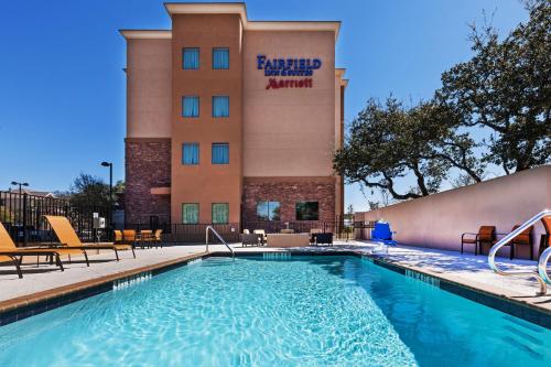 Fairfield Inn and Suites by Marriott Austin Northwest/Research Blvd Image