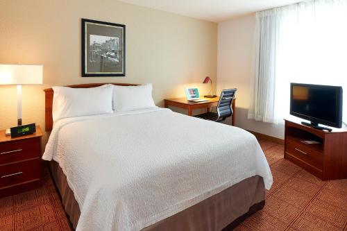 TownePlace Suites by Marriott Minneapolis Downtown/North Loop Image