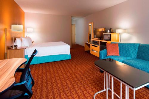 Tempat tidur dalam kamar di Fairfield Inn & Suites by Marriott Fort Myers Cape Coral