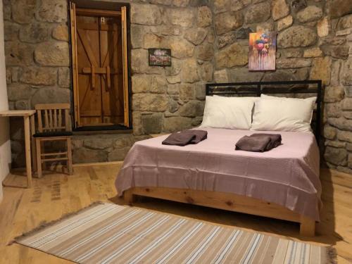 Łóżko lub łóżka w pokoju w obiekcie Hotel Room Close to Assos in Ayvacik