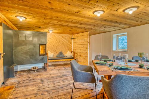 Гостиная зона в Jup - a luxury boutique chalet