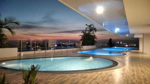 Bazén v ubytování Wiwi Formosa Residence-2 Bedroom 31-18 nebo v jeho okolí