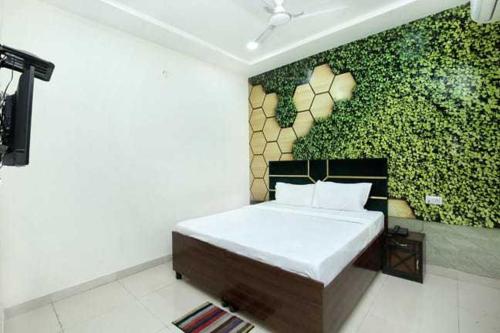 Fotografie z fotogalerie ubytování OYO Hotel Golden Crown v destinaci Rājpura