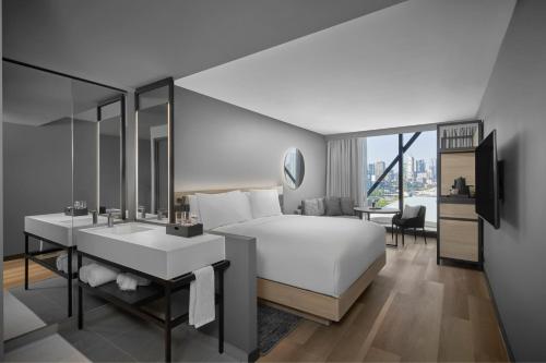 AC Hotel by Marriott Melbourne Southbank Image