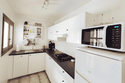 Dapur atau dapur kecil di El Bruni - modern villa close to the beach in Benissa