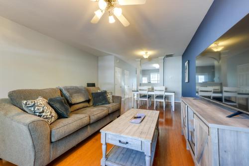 Gambar di galeri bagi Townhome with Community Pool 11 Mi to Dtwn Raleigh! di Morrisville
