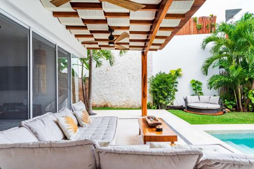 La alberca dentro o cerca de Villa Ek'Balam & Villa Flamingo, Luxury Villas, Private Pool, Private Garden, Jacuzzi, 24h Security