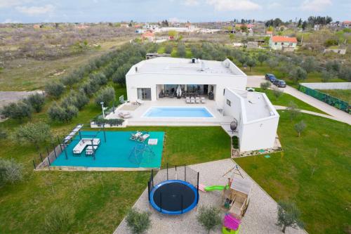Beautiful Villa Olive Grove – Photos 2