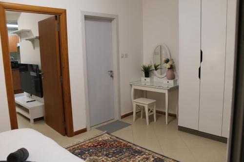 Koupelna v ubytování Newly furnished cozy 1 bedroom apartment close to JBR beach and metro