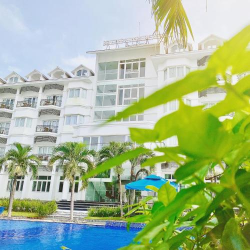 Bazén v ubytování Ben Tre Riverside Resort nebo v jeho okolí