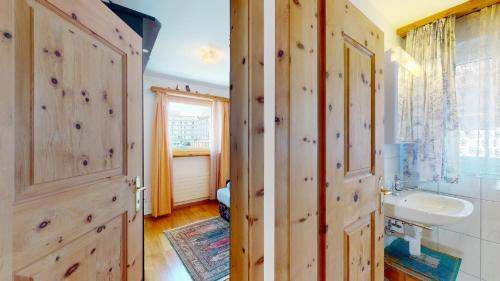 Ένα μπάνιο στο Abitaziun Ova Cotschna 3B - St Moritz