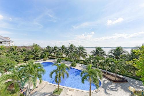 Bazén v ubytování Ben Tre Riverside Resort nebo v jeho okolí