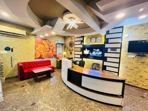 TV a/nebo společenská místnost v ubytování Hotel The Leaf - Gomti Nagar Lucknow