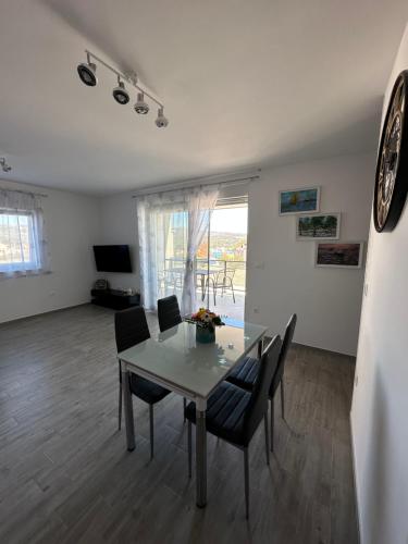 Second Home****, 2-bedroom apartment, Rogoznica
