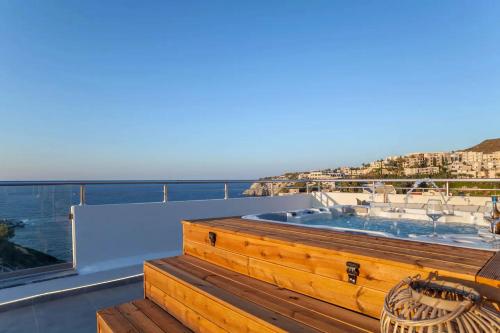 Galería fotográfica de Stelianas House Top Floor Apartment with Private Jacuzzi en Lygaria