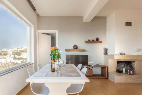 Galería fotográfica de Stelianas House Top Floor Apartment with Private Jacuzzi en Lygaria