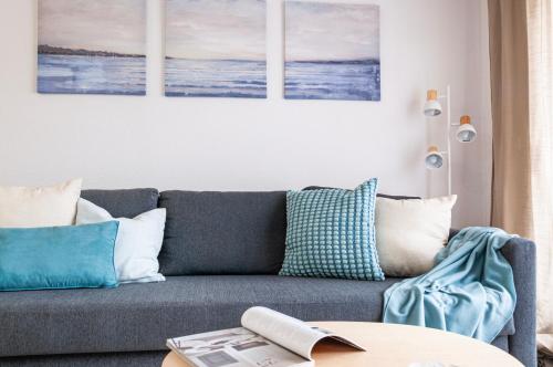 Apartamento con terraza y vistas al canal
