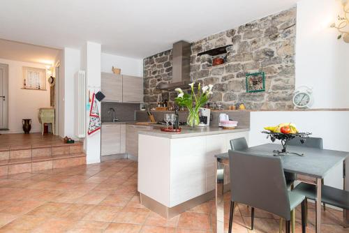Kuchyň nebo kuchyňský kout v ubytování Romantic Home - Lake Como