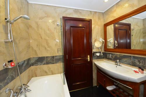 Bagno di Hotel HP Tower One Brasov