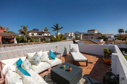 Spanish style, elegant 3 bedroom villa - 5 minutes from the beach!
