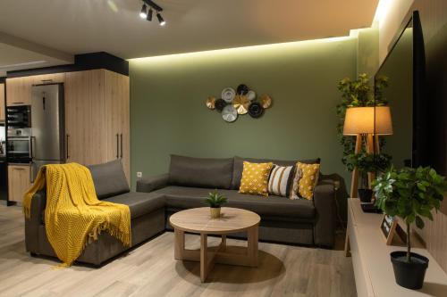 Posezení v ubytování Stylishly decorated house - Free Private Parking & Fibre Internet!