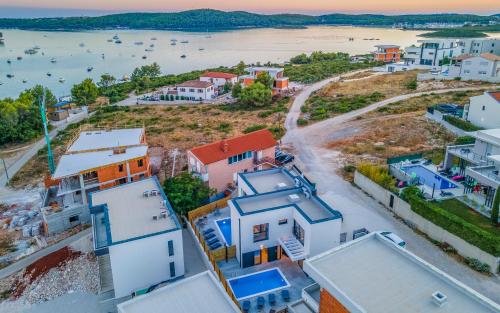 Villa RougeMarin - Rouge with private pool