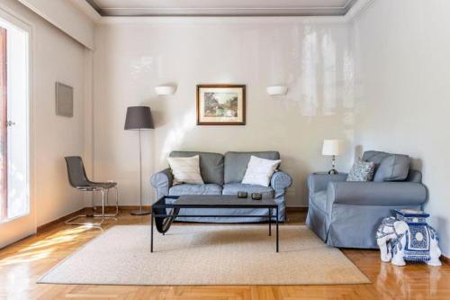 Spacious renovated flat in the Athens Riviera