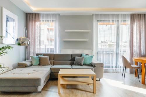 Fotografia z galérie ubytovania Apartament Jana Kazimierza 47 - 2 sypialnie, 70m2, Balkon, Parking, WI-FI vo Varšave