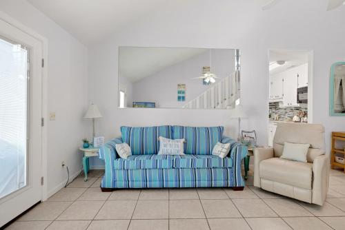 Chic Townhouse Steps to the Beach Outdoor Pools photo 28