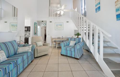 Chic Townhouse Steps to the Beach Outdoor Pools photo 24