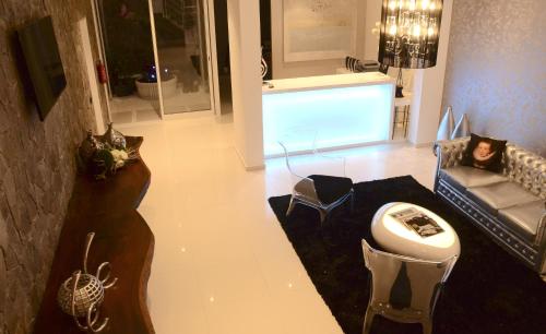 Bazén v ubytování Prassa 3 Boutique Hotel nebo v jeho okolí