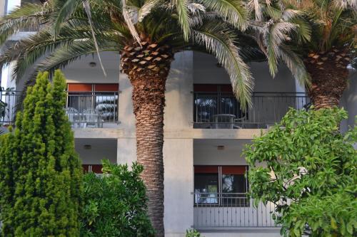 Apartment with large Seaview Terrace