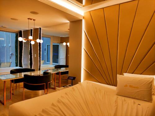 Et opholdsområde på Motel Le Monde (Adult Only)