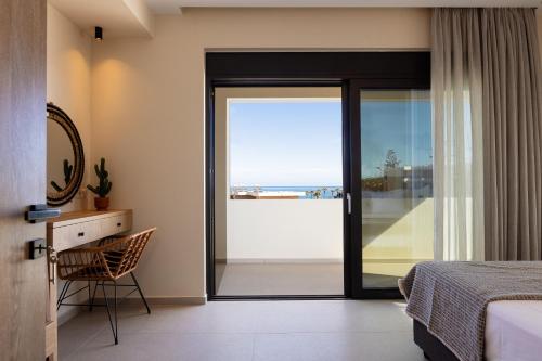 Ένα ή περισσότερα κρεβάτια σε δωμάτιο στο Isla Luxury Apartments - Private Rooftop with Hot tub - 100m from Beach