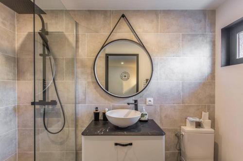 Kúpeľňa v ubytovaní Le Black Pearl avec salle de sport